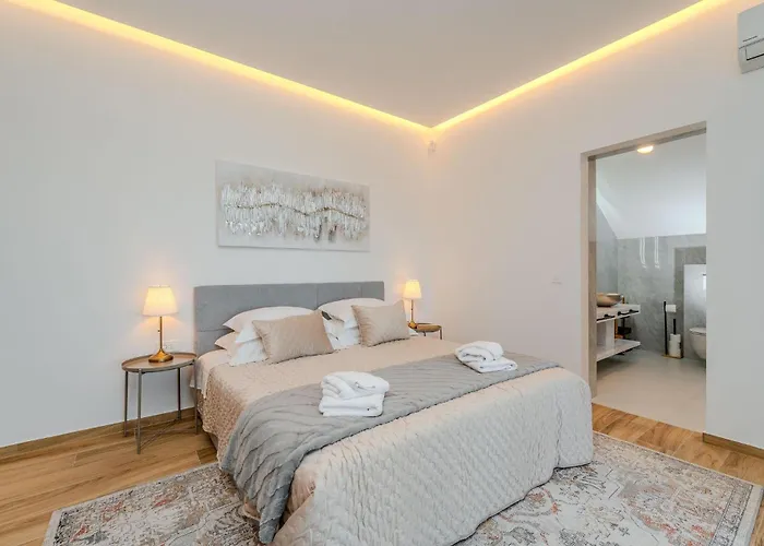 Lovely In With Sauna Holiday home Preko