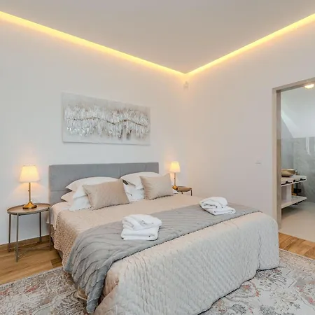 Lovely In With Sauna Dom wakacyjny Preko