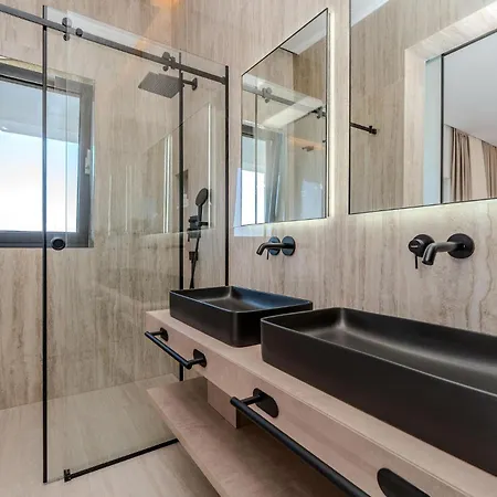 Dom wakacyjny Lovely In With Sauna Preko