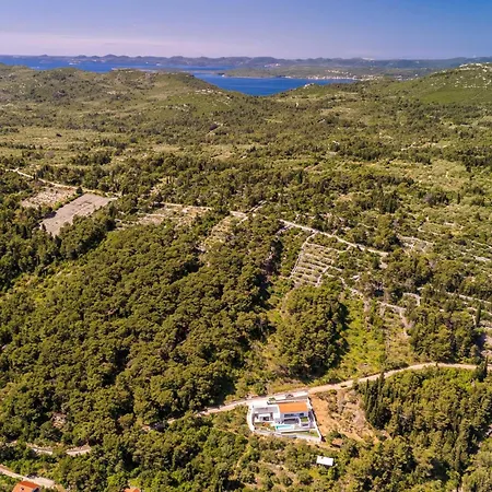 Dom wakacyjny Lovely In With Sauna Preko